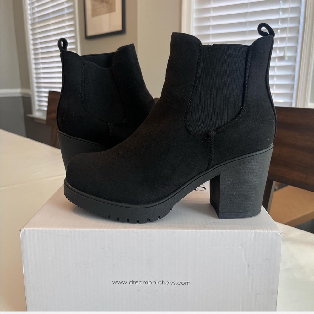 BRAND NEW Dream Pair black boots